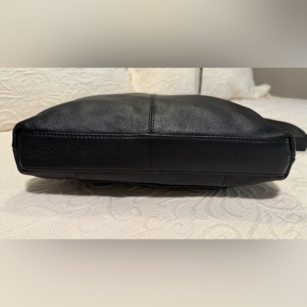 Gently Used Great American Leather Works Black Leather Shoulder Bag - Picture 6 of 7